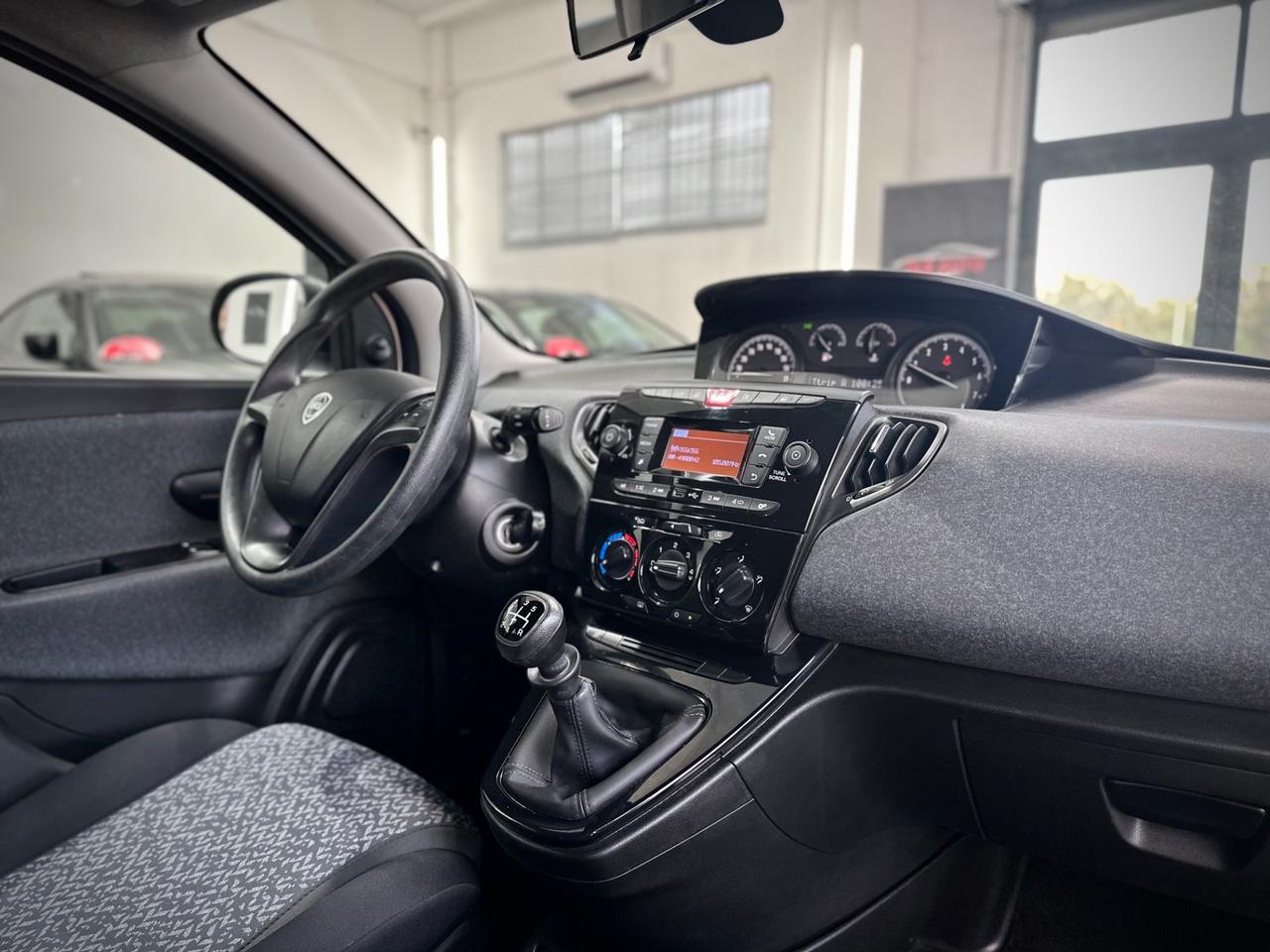 Lancia Ypsilon 1.2 69 CV 5 porte Elefantino Blu