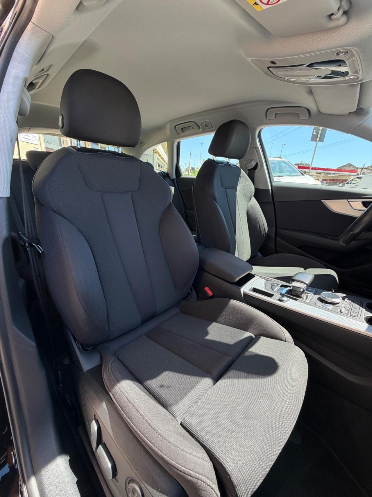 Audi A4 40 TDI S tronic line edition