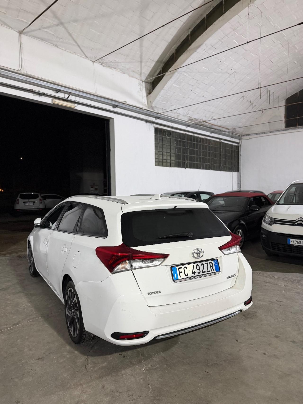 Toyota Auris 1.6 D-4D Lounge