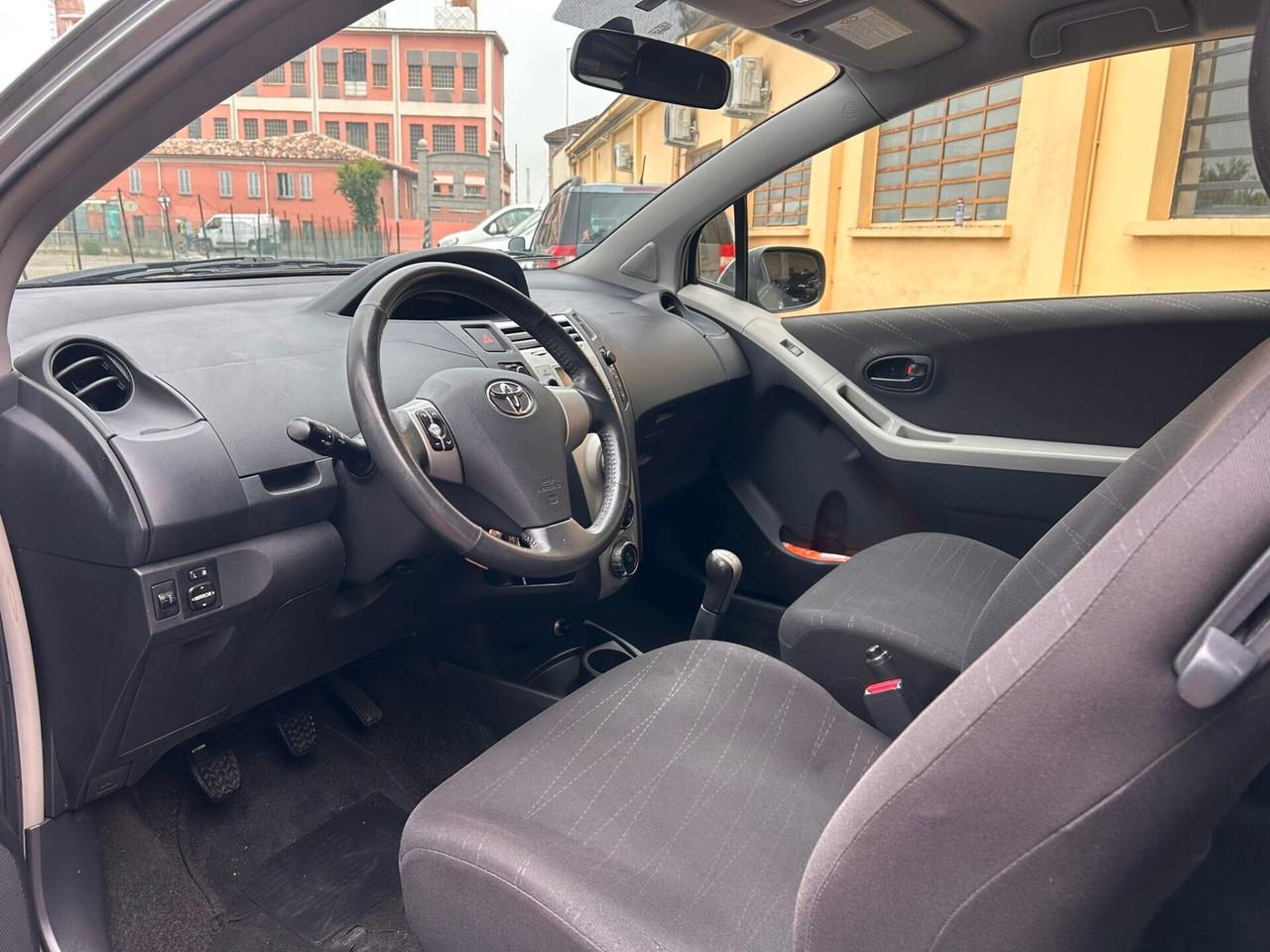 Toyota Yaris Anno 2006 1.0 Benzina 3 porte Sol