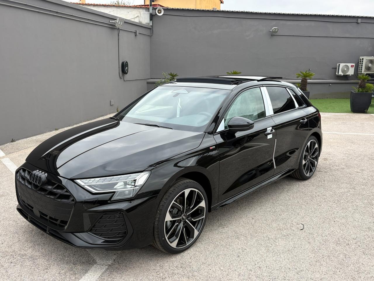 NEW Audi A3 SPORTBACK IDENTITY BLACK TDI 110 kW S tronic line edition TETTO APRIBILE