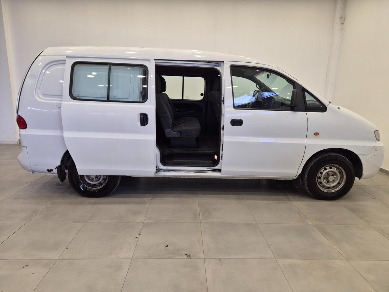 Hyundai H-1 2.5 td Combi 5 POSTI - PER COMMERCIANTI