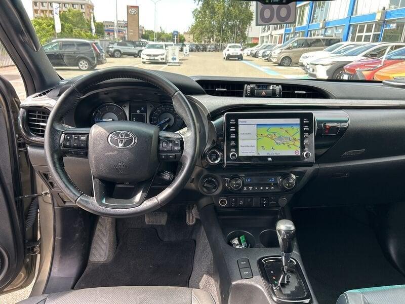 Toyota Hilux 2.4 D-4D A/T 4WD 4 porte Double Cab Invincible IVA ESPOSTA COMPRESA