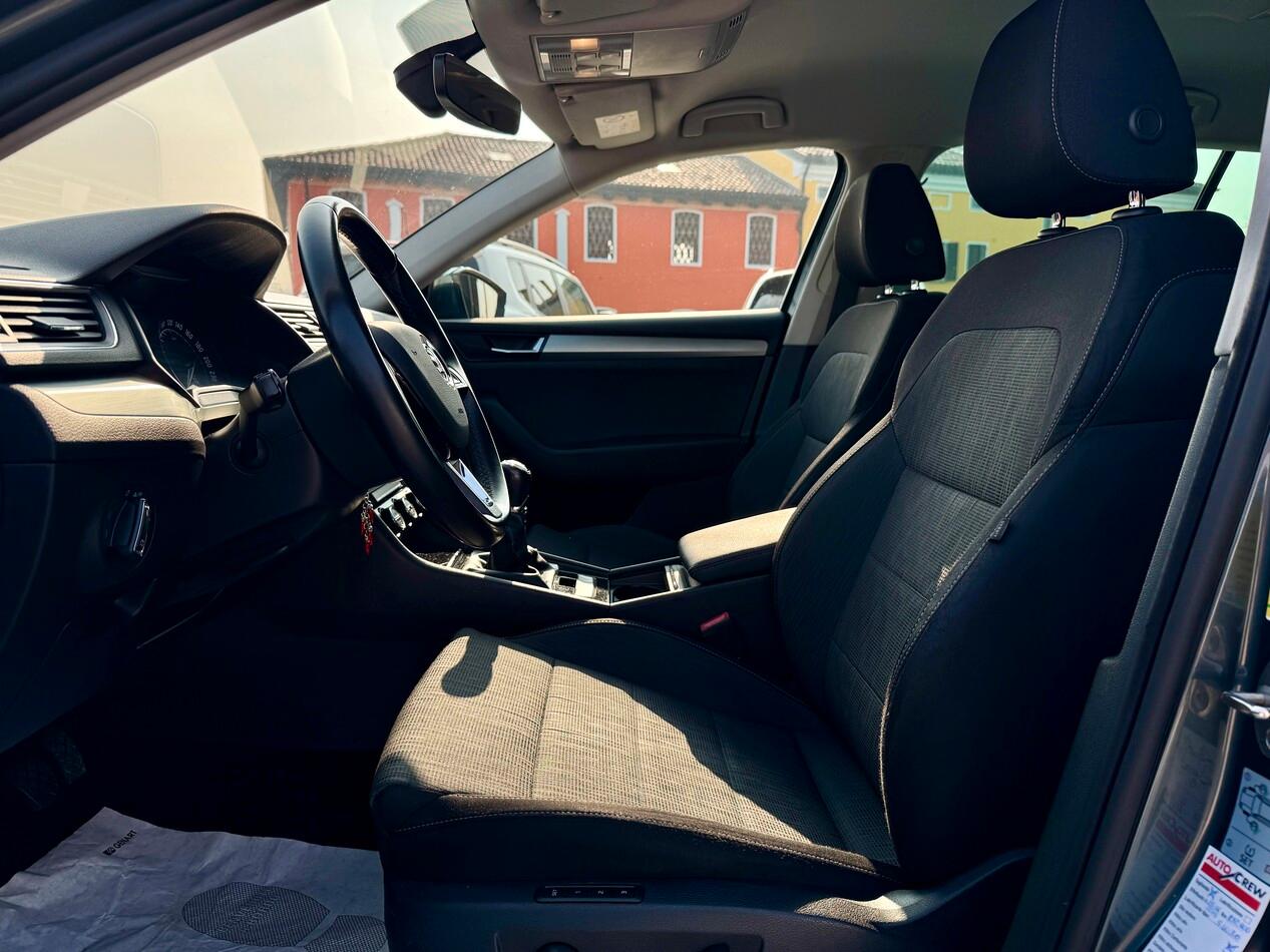 Skoda Superb Wagon Superb wagon 1.6 tdi Ambition