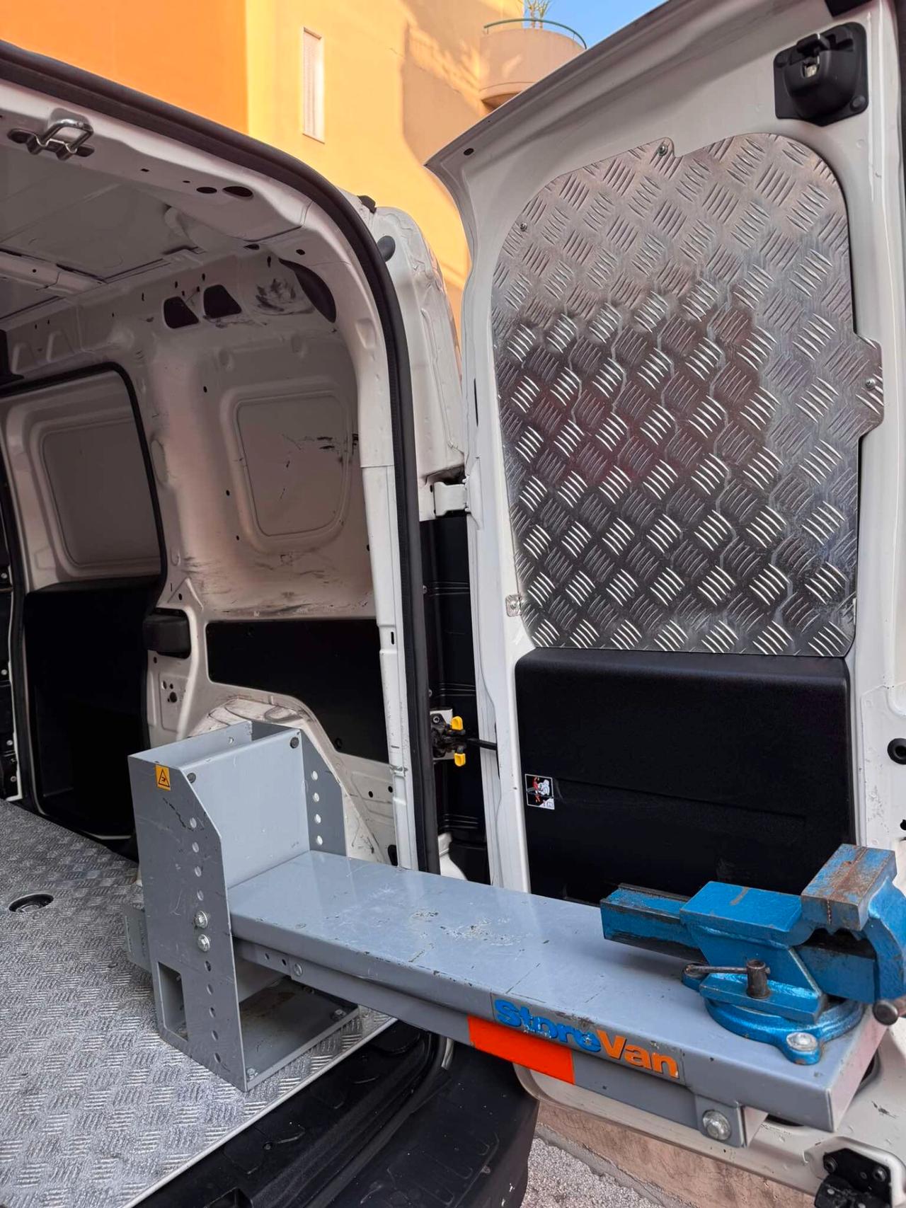 Fiat Doblò 1.6 MJT 105CV PC-TN Cargo ATTREZZATURA OFFICINA