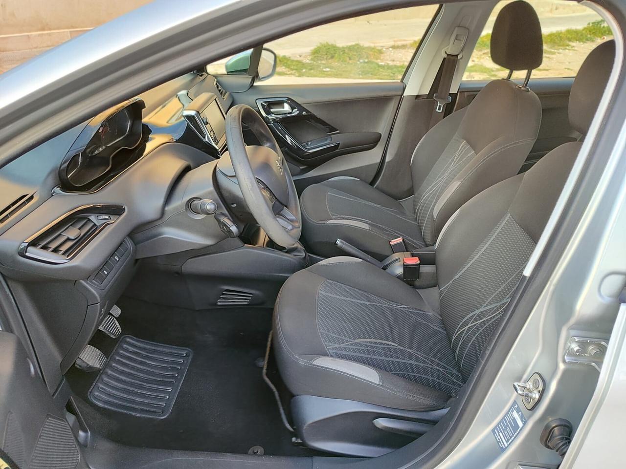 Peugeot 208 1.4 HDi 68 CV!!