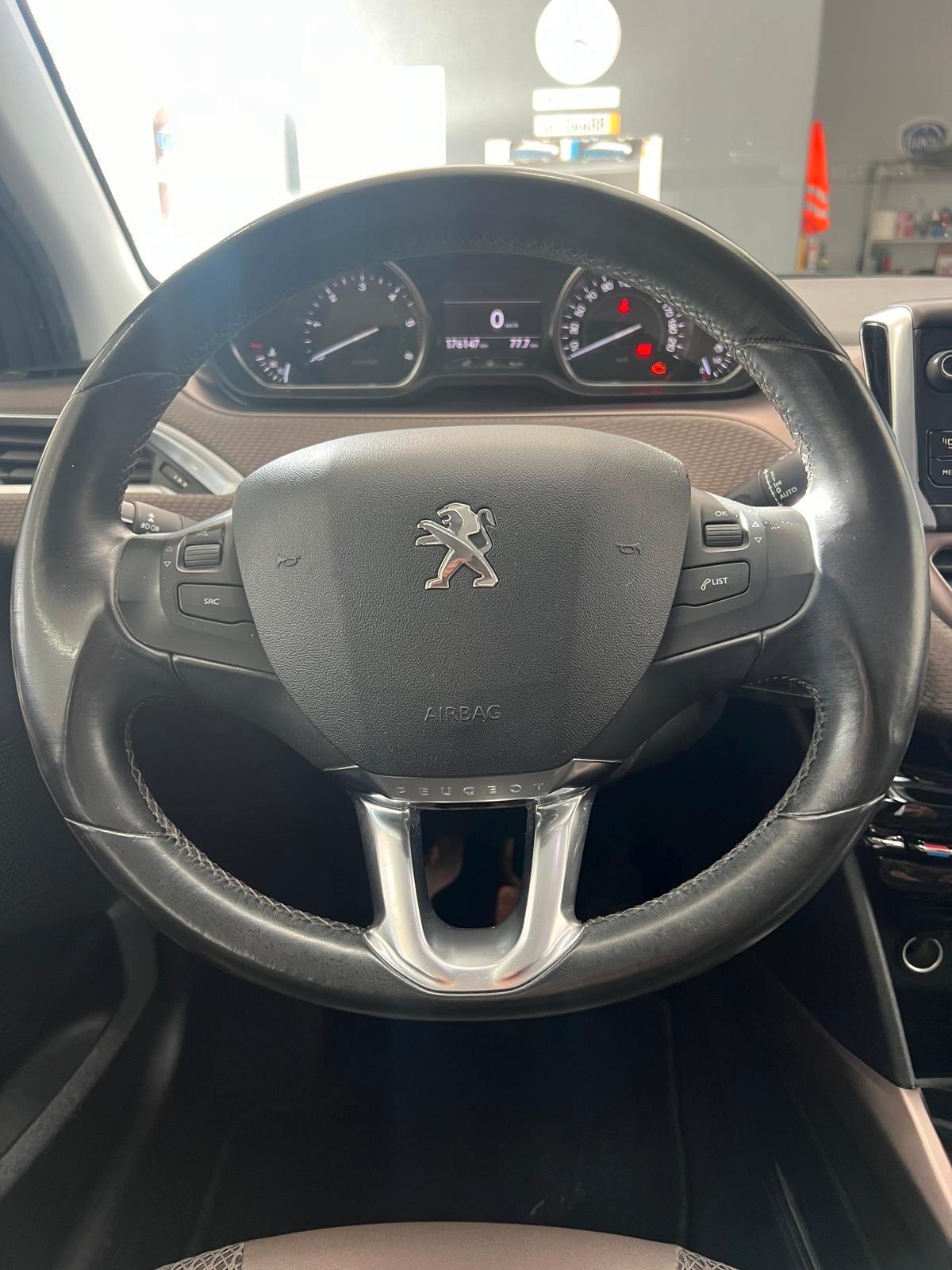 Peugeot 2008 1.6 e-HDi 115 CV Stop&Start Allure