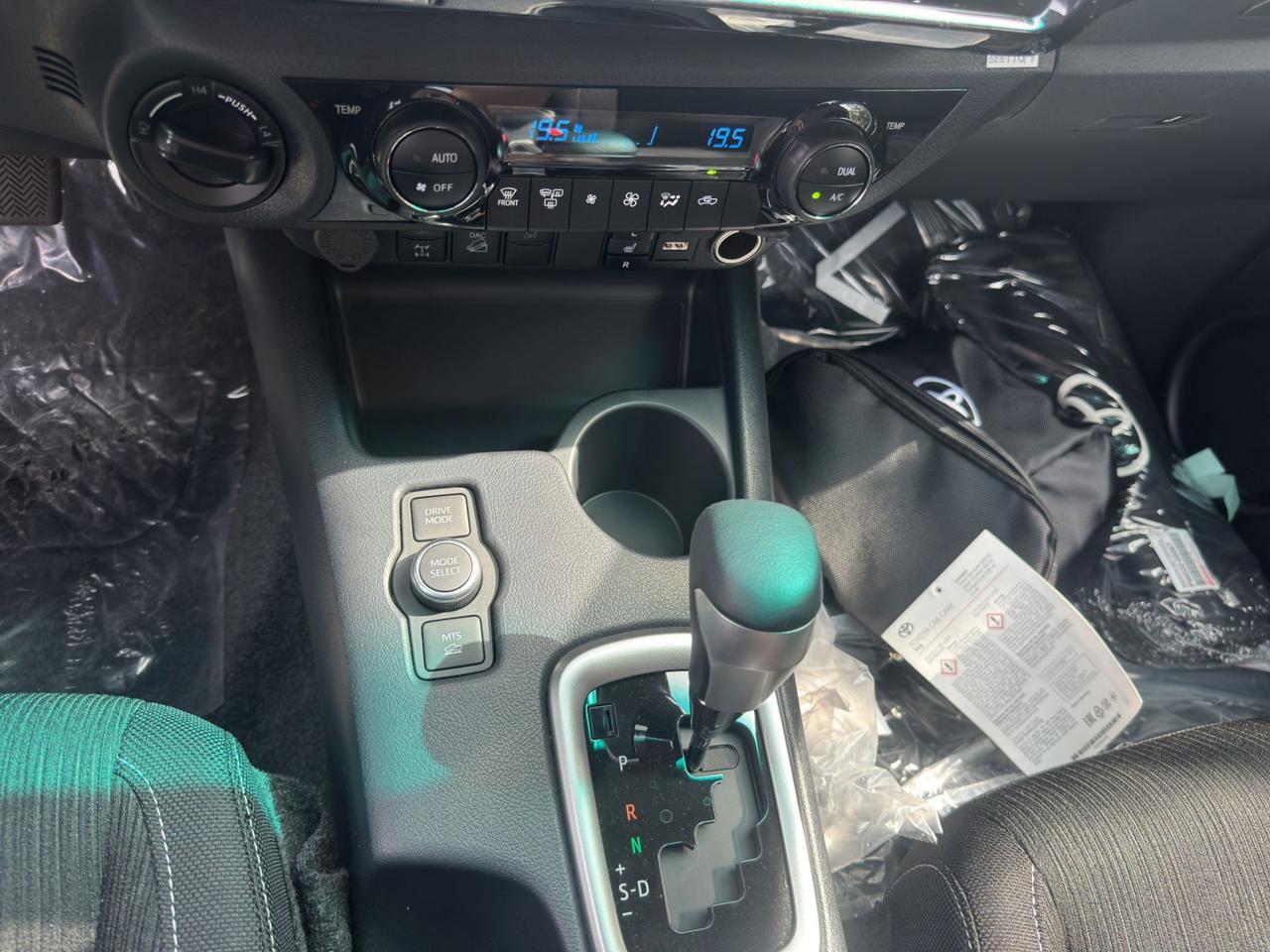 Toyota Hilux MY25 2.8 d-4d 48V double cab Lounge