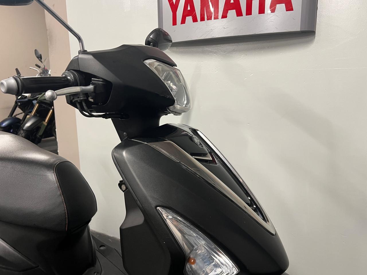 Yamaha D'elight 125