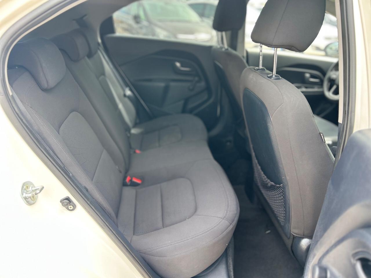 Kia Rio 1.1 CRDi WGT 5p. EX