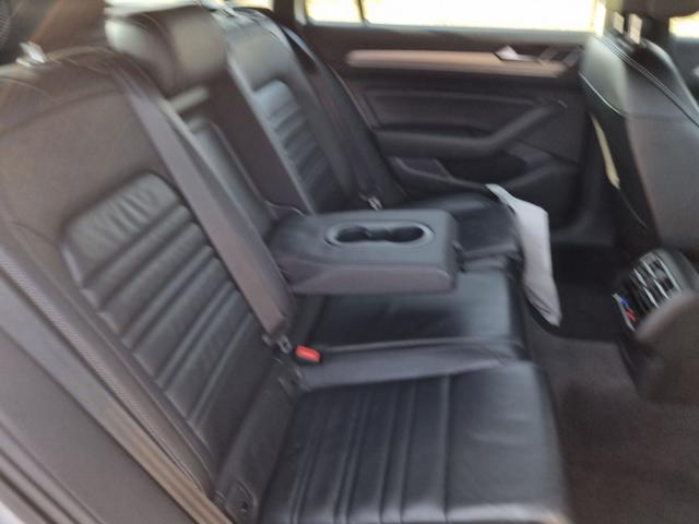 VOLKSWAGEN Passat Variant 2.0 TDI DSG Executive BlueMotion Tech.