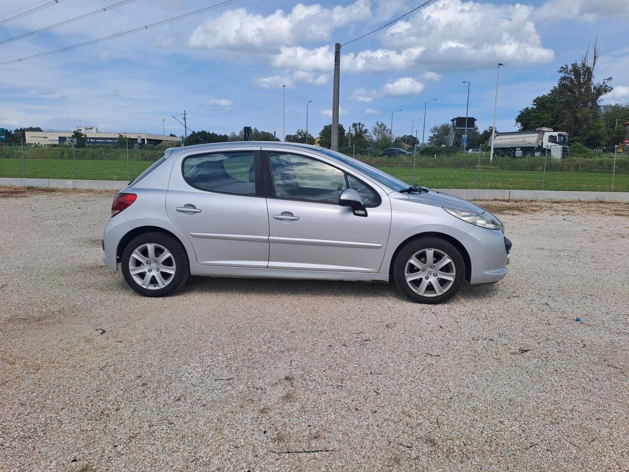 Peugeot 207 1.6 HDi 90CV 5p. XS