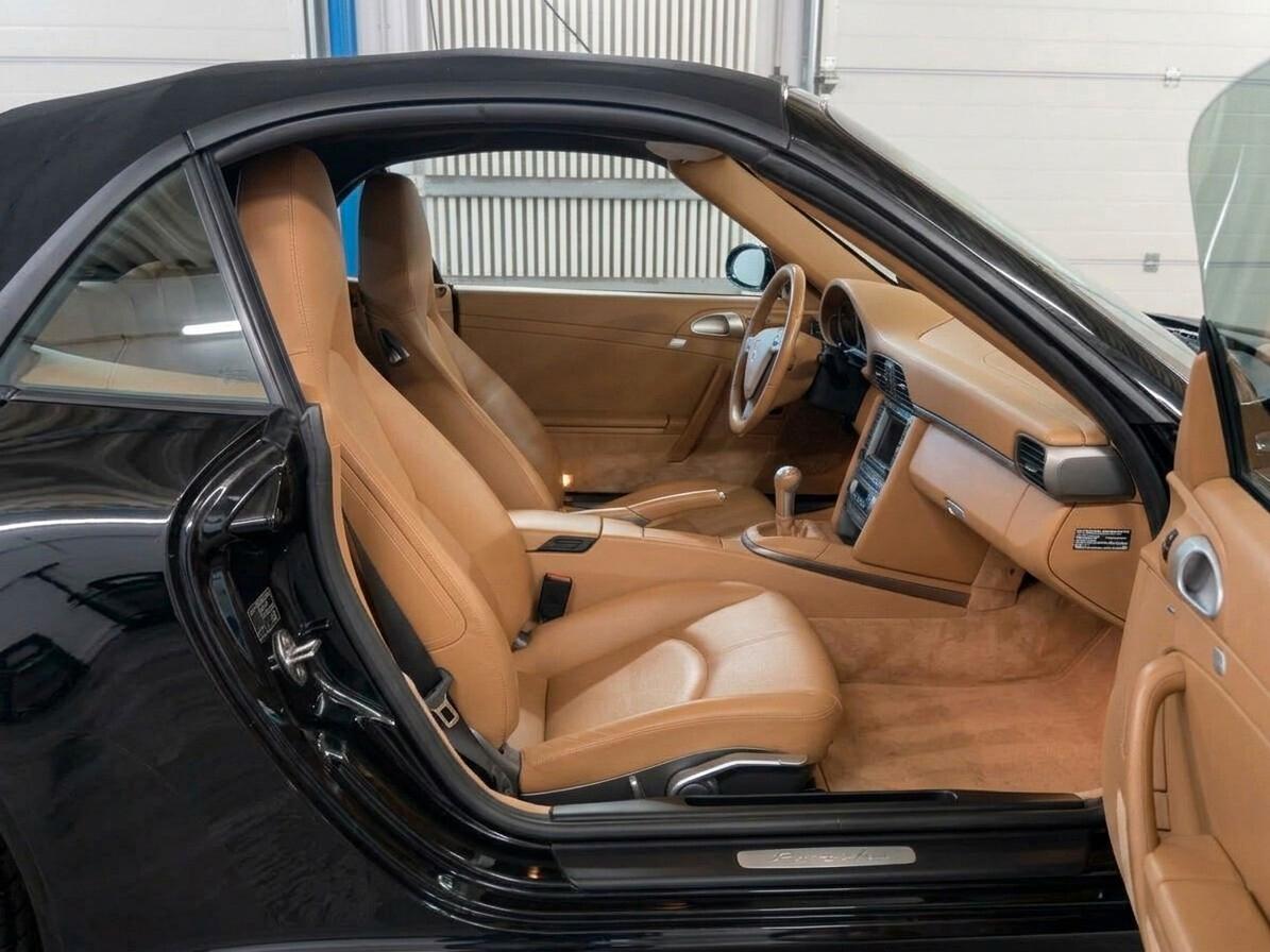 Porsche 911 Carrera Cabriolet
