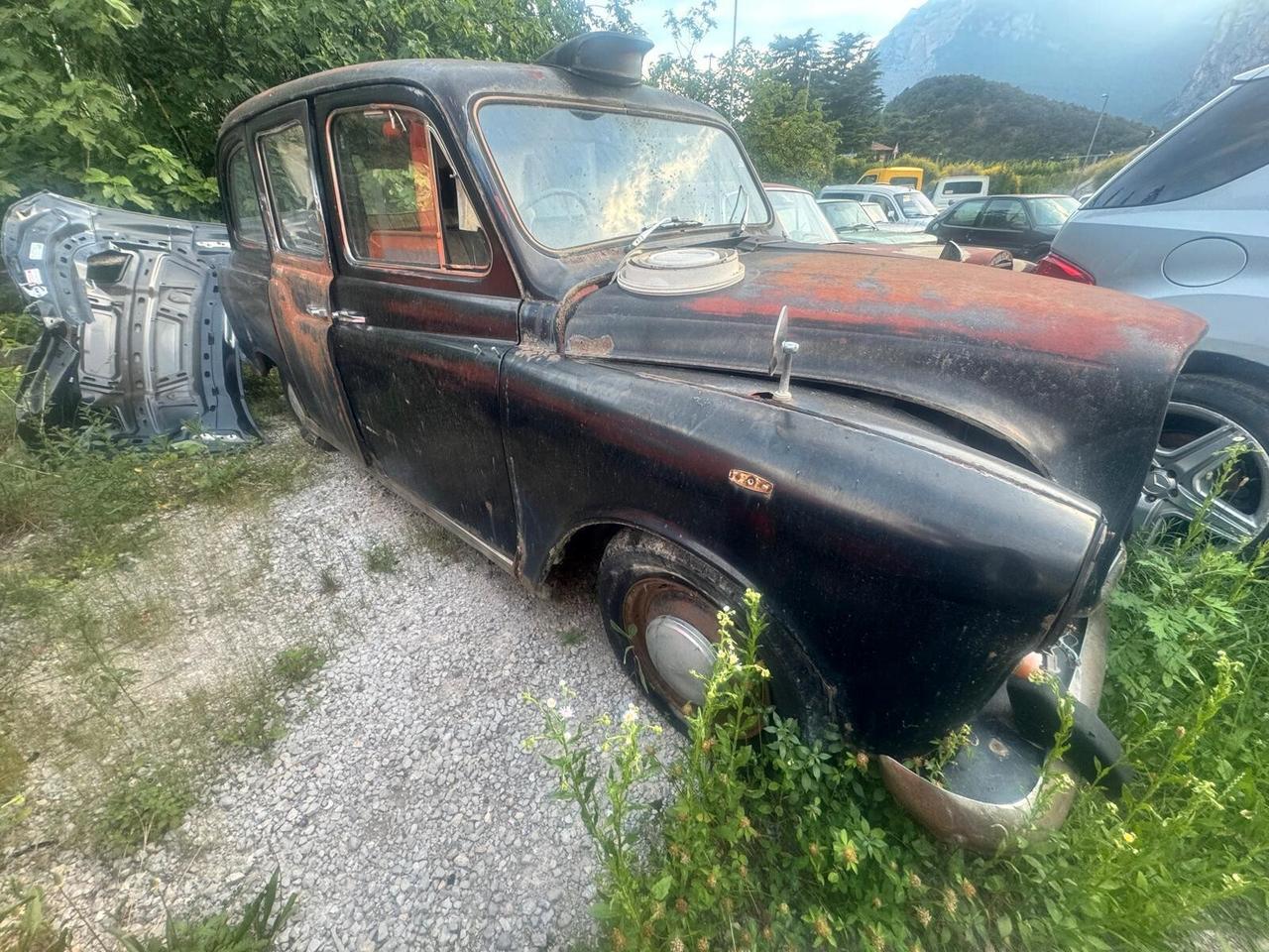 Taxi Inglese da restauro
