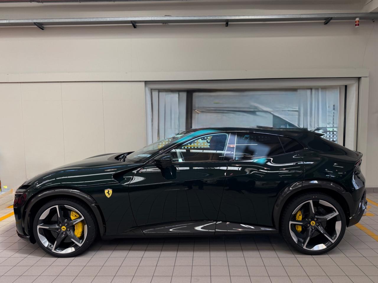 Ferrari Purosangue - SUBENTRO LEASING