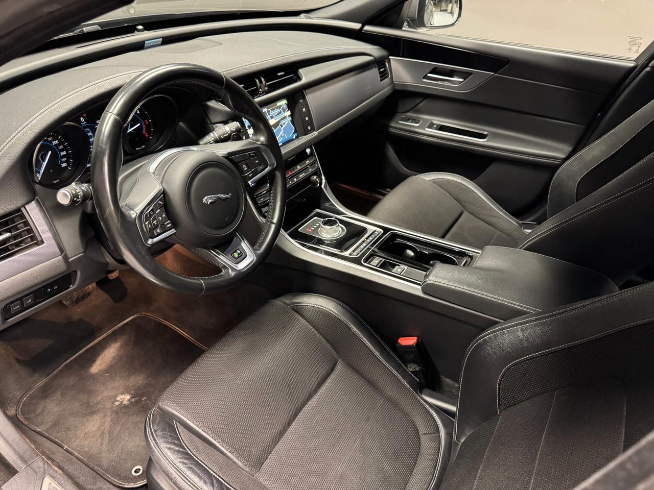 Jaguar XF 2.0 D 180 CV aut. R-Sport
