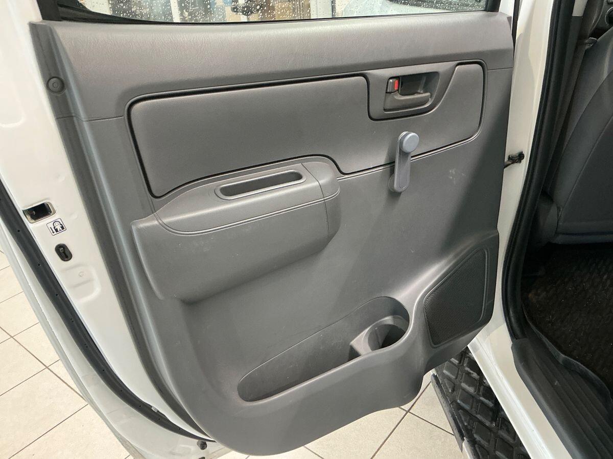 Toyota Hilux 2.5 D-4D 4WD 4p. Double Cab GX 4x4