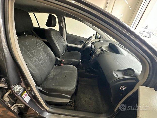 TOYOTA Yaris 2 serie Yaris 1.0 5 porte Now GPL
