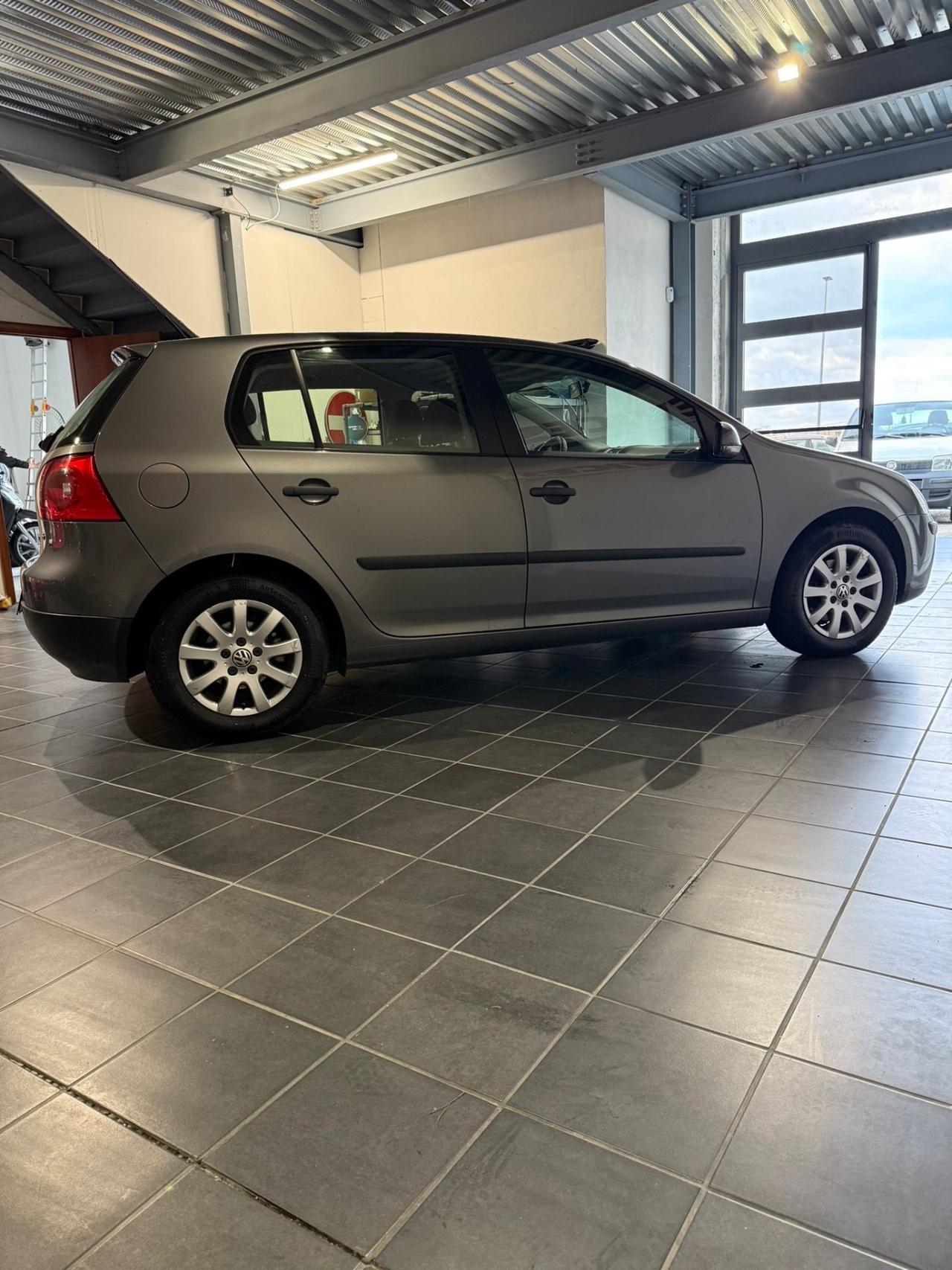 Volkswagen Golf 1.6 -BENZINA-GPL -NEOPATENTATI