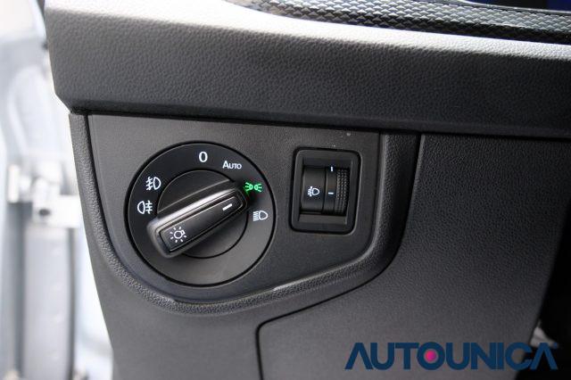 VOLKSWAGEN Polo 1.0 TSI DSG LIFE AUTOMATICA NEOPATENTATI