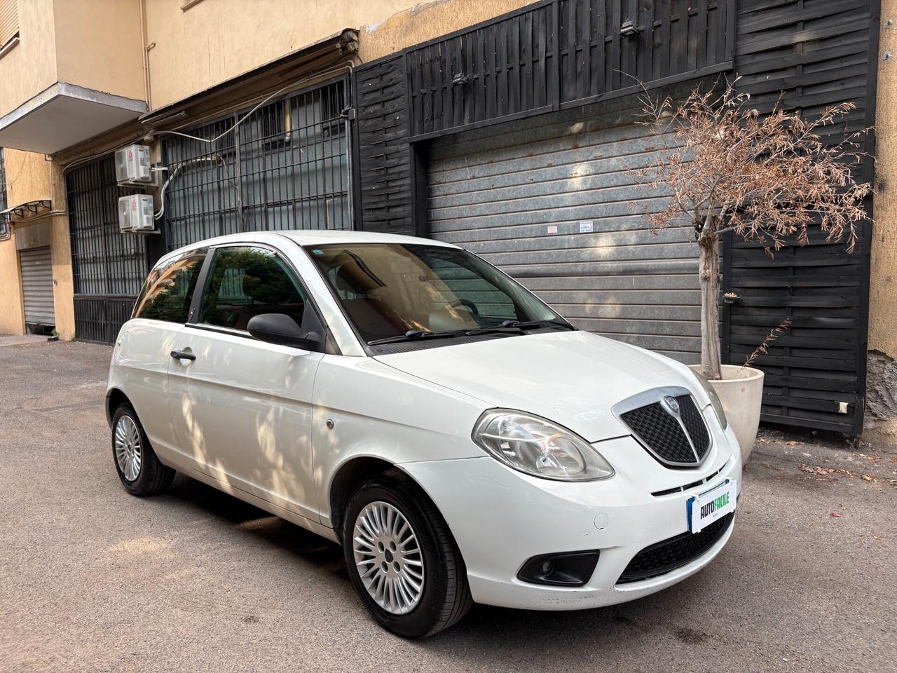 Lancia Ypsilon 1.2 Versus - DISTRIBUZIONE FATTA