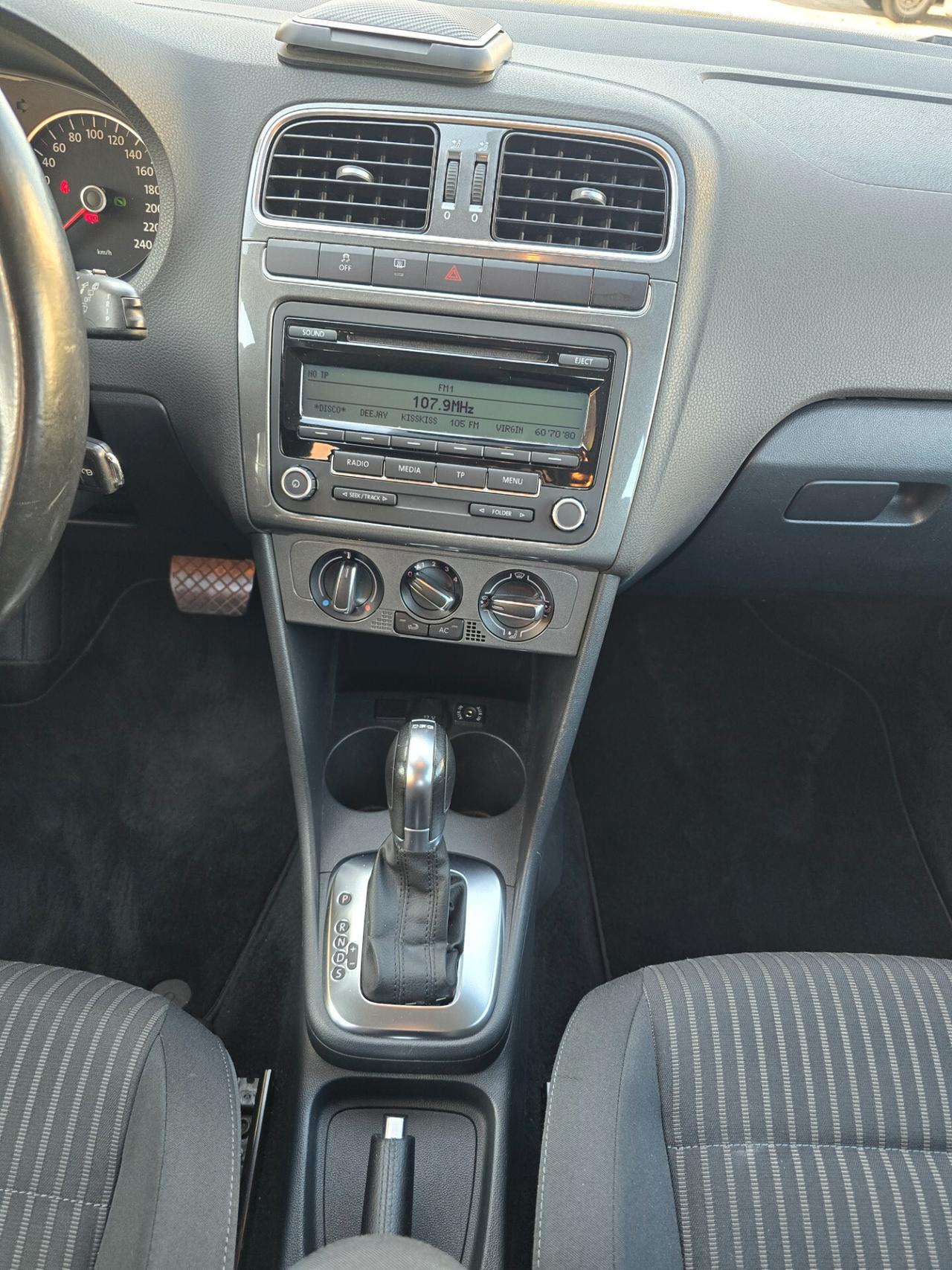 VOLKSWAGEN POLO 1.4 DSG "OK NEOPATENTATI"