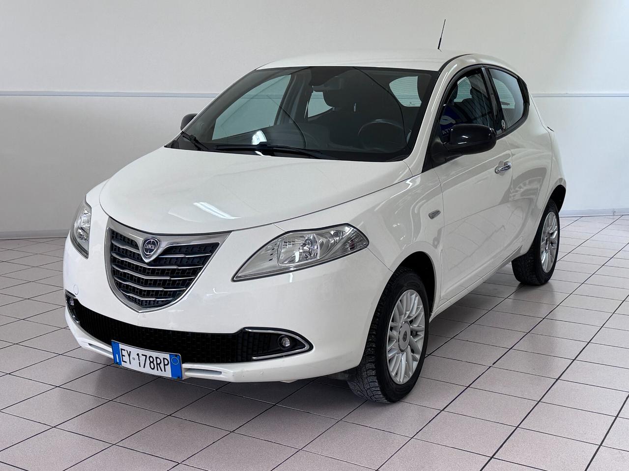 LANCIA YPSILON 0,9 METANO (CONTOVENDITA)