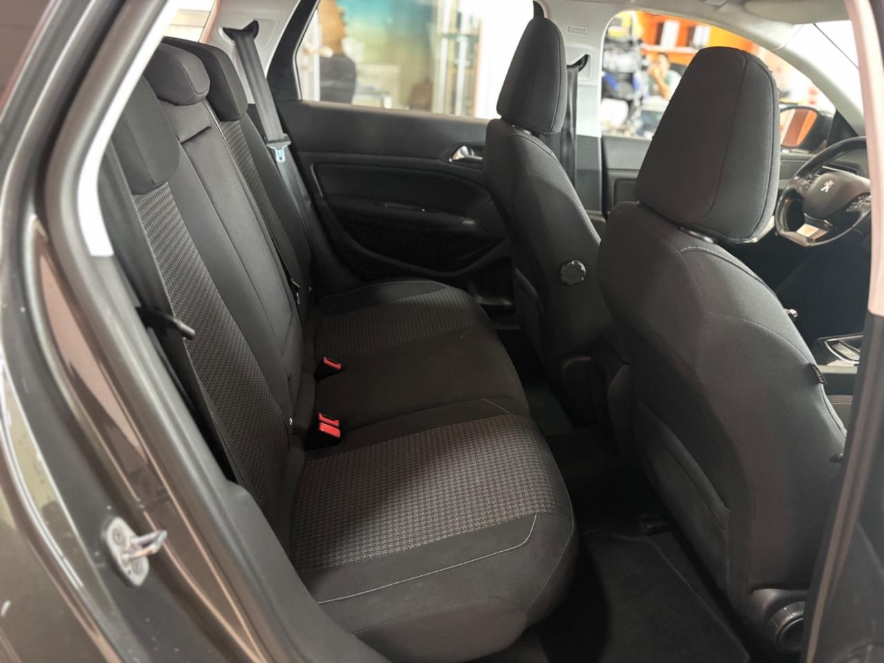 Peugeot 308 BlueHDi 1.6 120 SW Allure cambio automatico permute finanziamenti