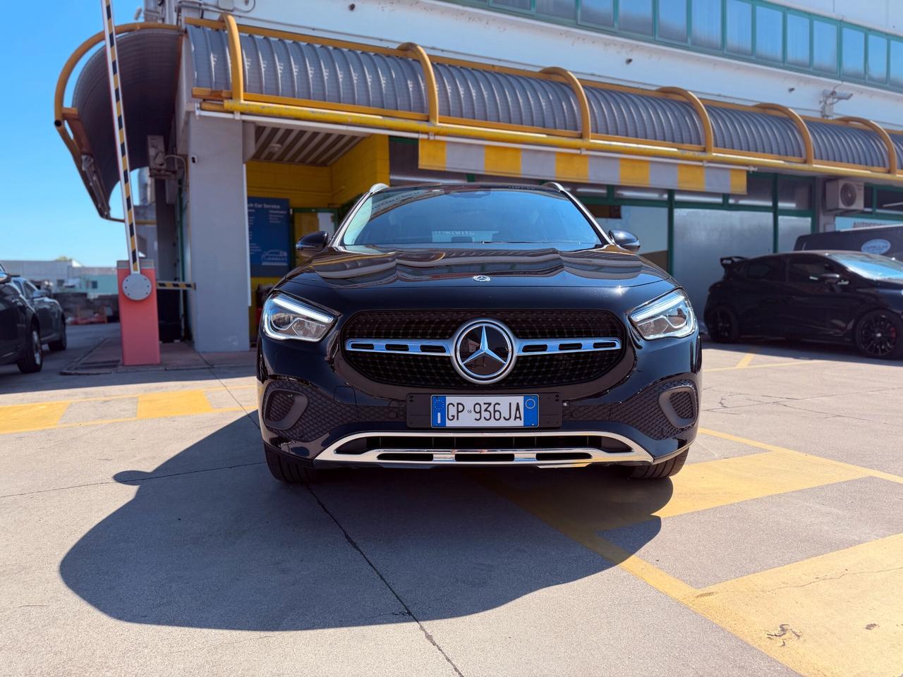 Mercedes-benz GLA 180 200 Automatic Progressive