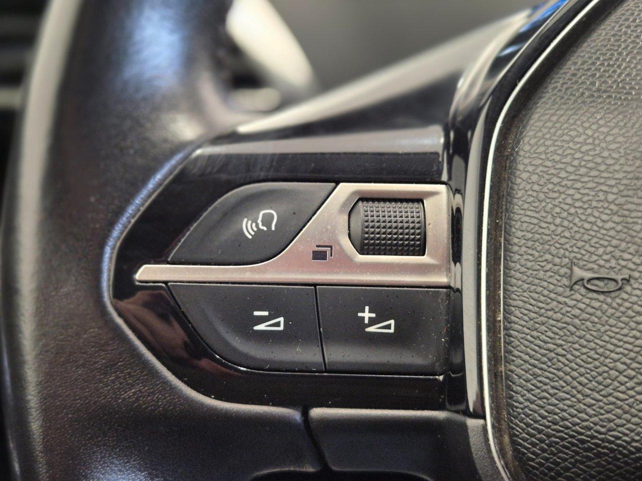 Peugeot 3008 1.6 bluehdi Access 120cv - UNIPROPRIETARIO - NEOPATENTATI - Sens. Park. - Cruise/Lim