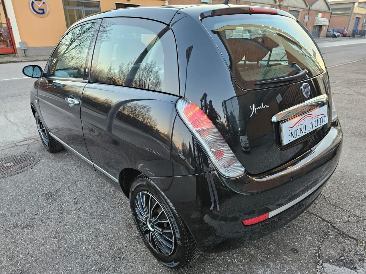 Lancia Ypsilon 1.2 60cv Argento*Clima*5Posti*Neopatentati*
