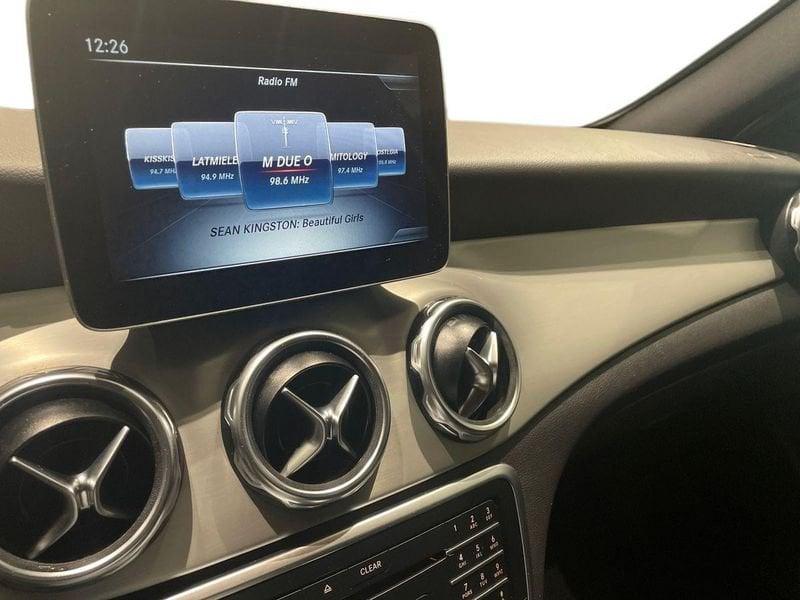 Mercedes-Benz GLA 200 d Premium auto