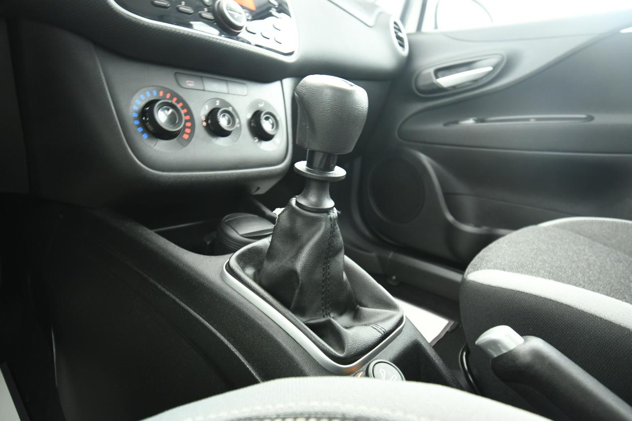 FIAT Punto 5p 1.4 natural power Easy 70cv NEOPATENTATI+C15"