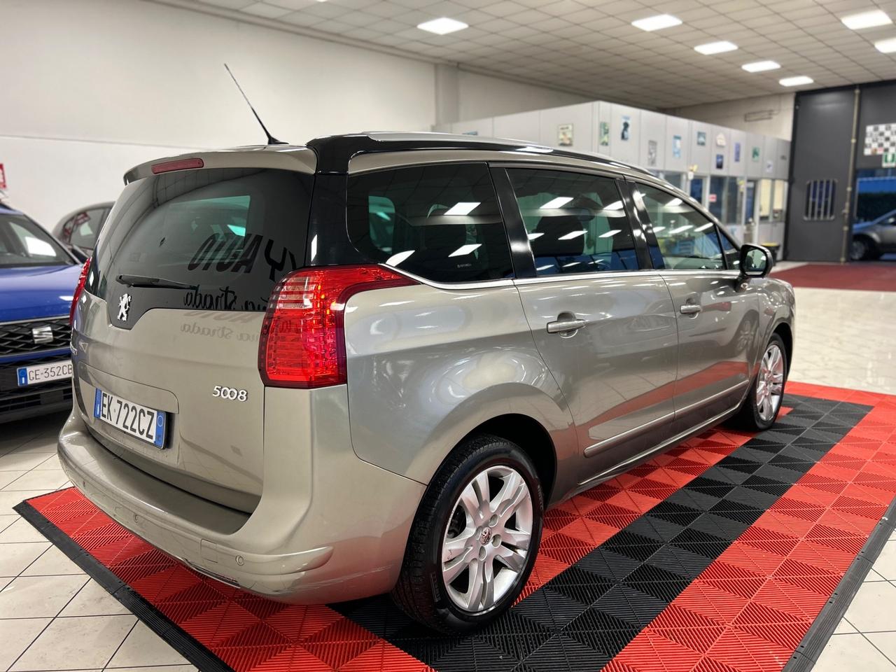 Peugeot 5008 2.0 HDi 150CV Allure