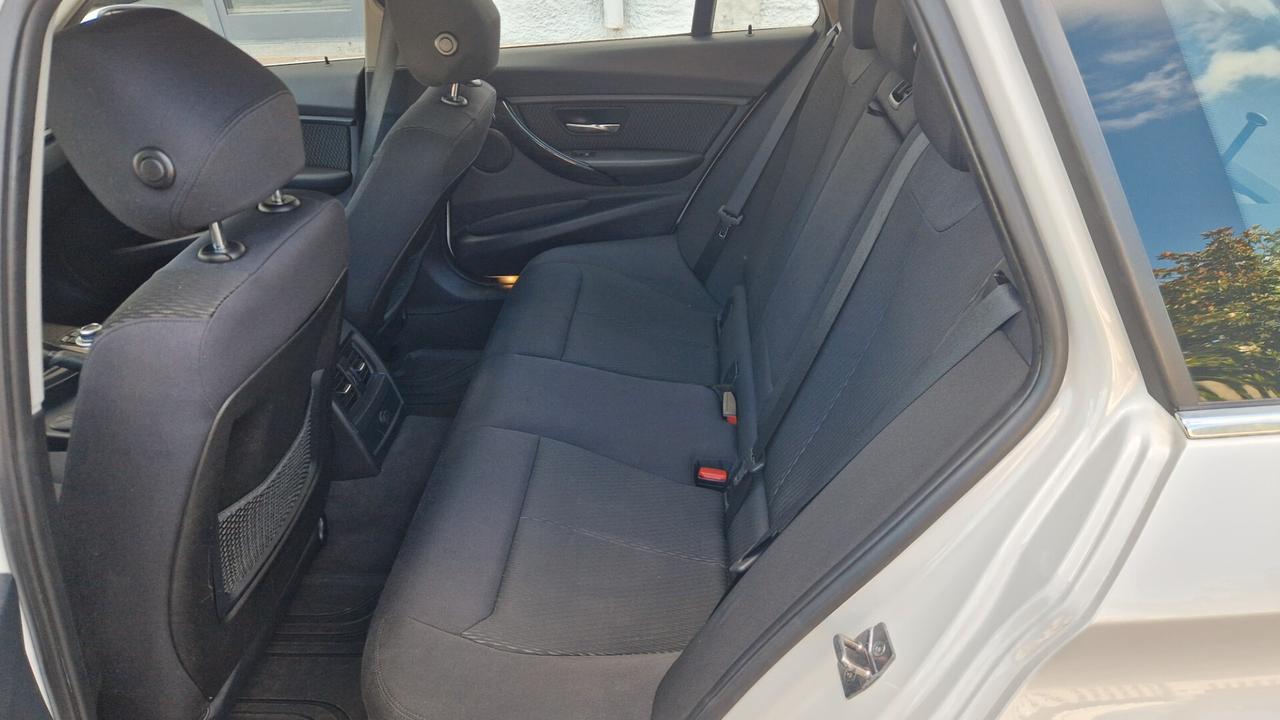 BMW 318 Touring Luxury anno 2014