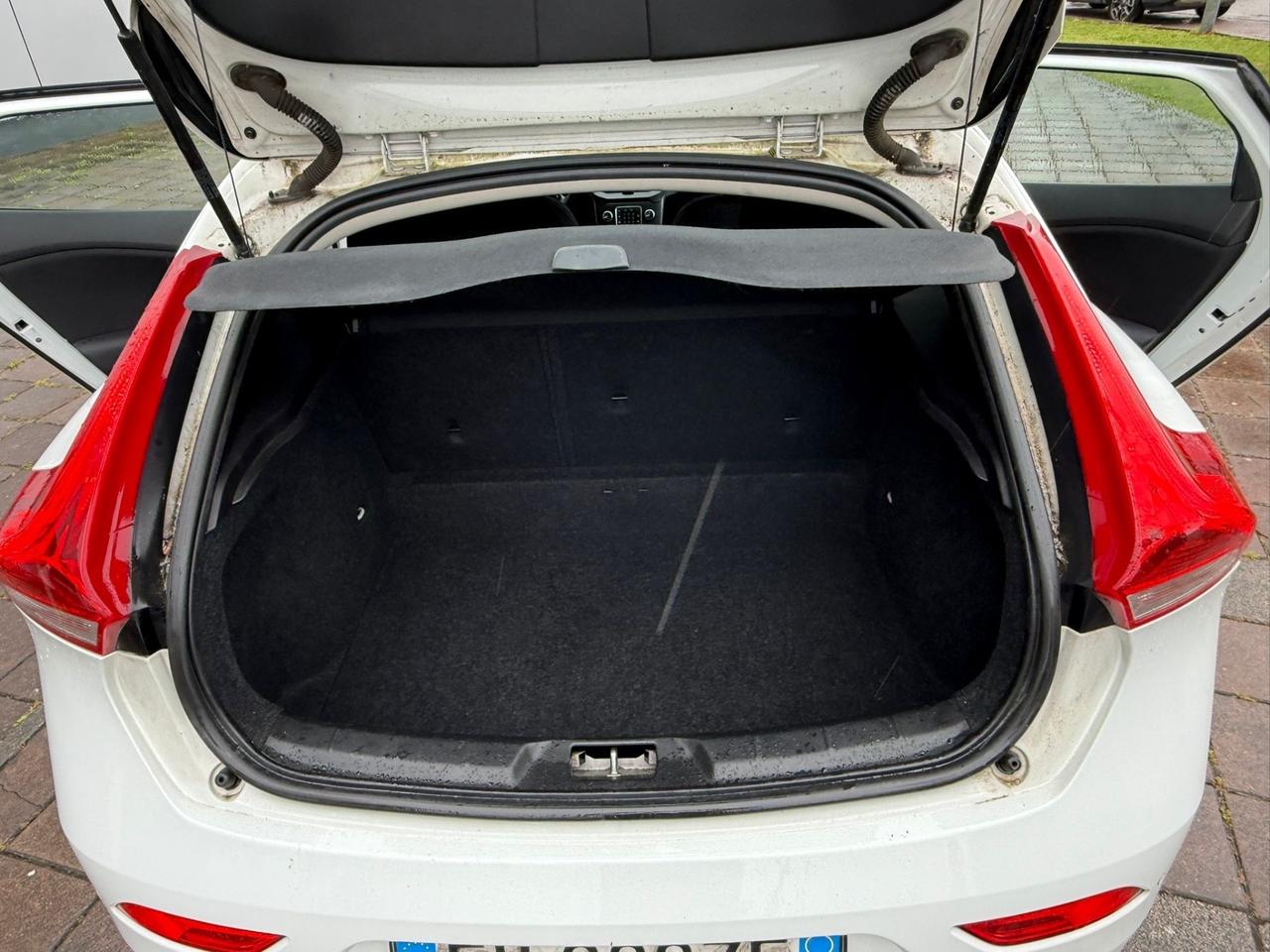 Volvo V40 D2 1.6
