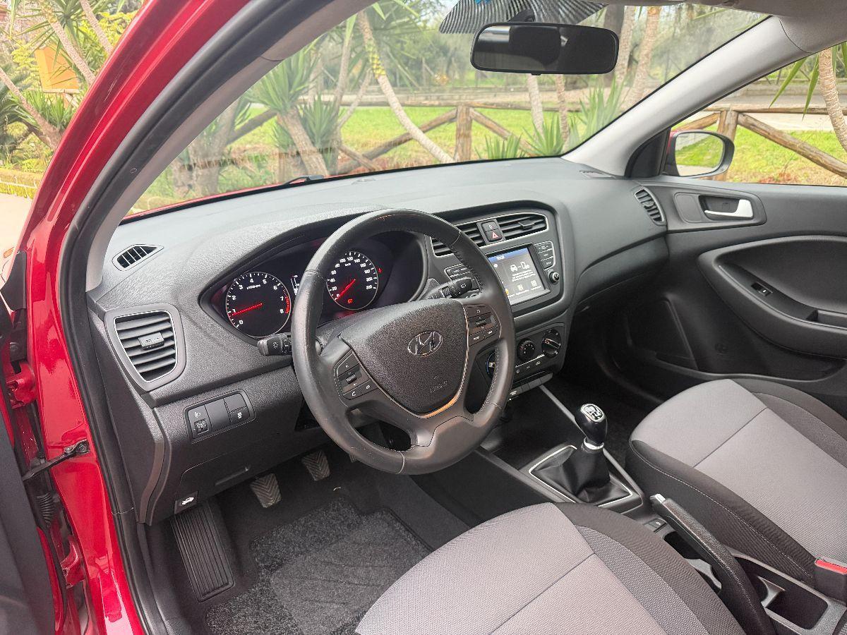 HYUNDAI - i20 - 1.2 5p. Connectline