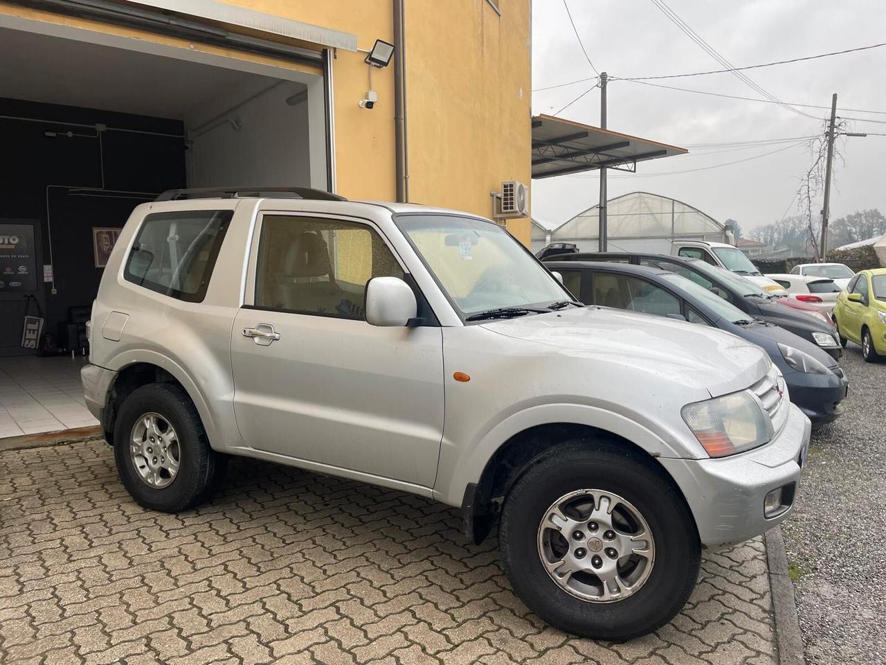 Mitsubishi Pajero 2.5 TDI 3p. GL