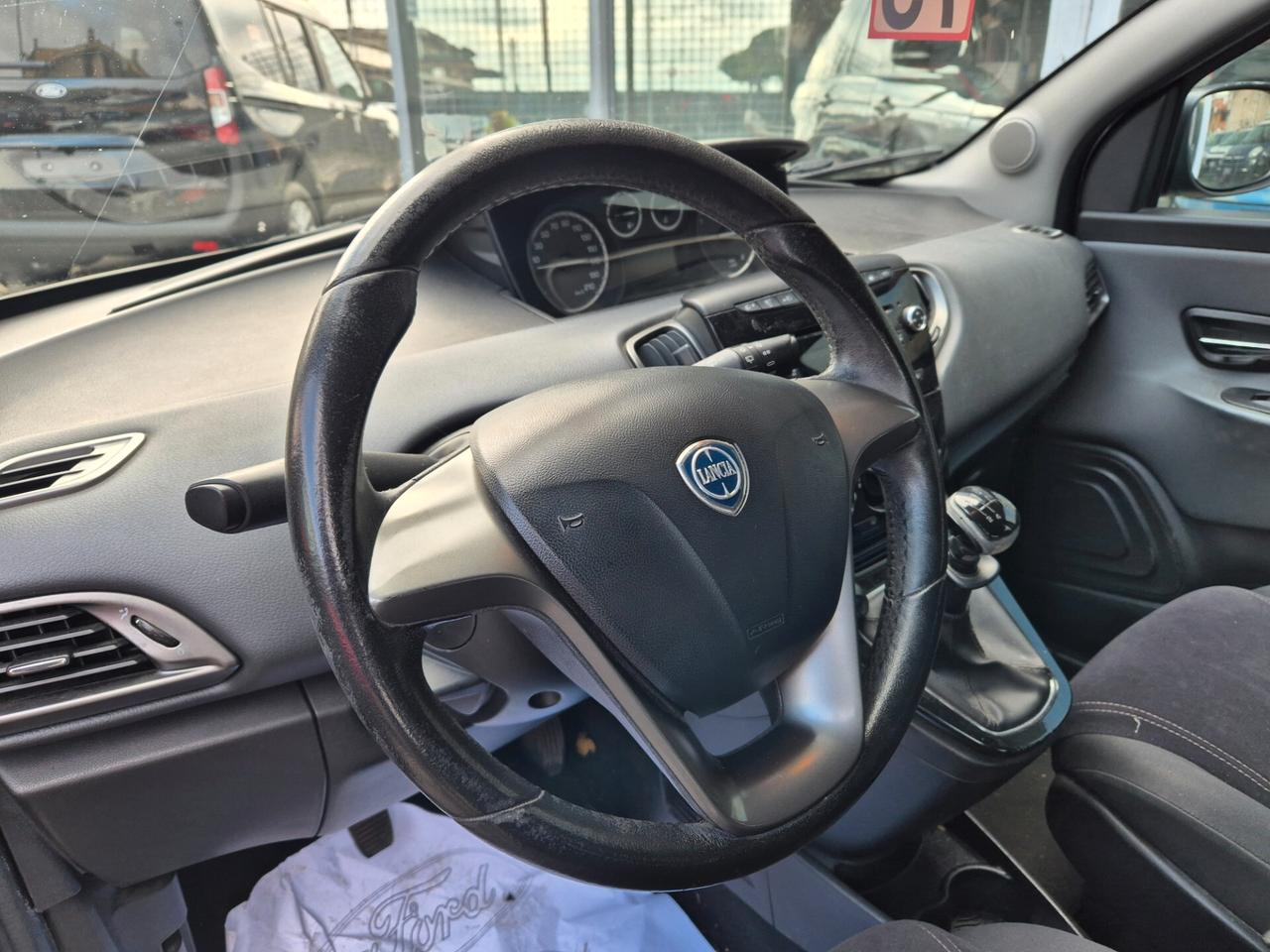 Lancia Ypsilon 1.2 69 CV 5 porte S&S Gold