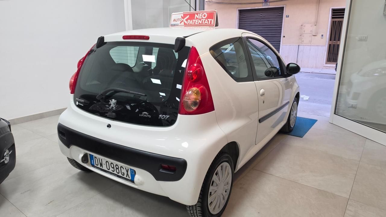 Peugeot 107 1.0 68CV 3p. Plaisir