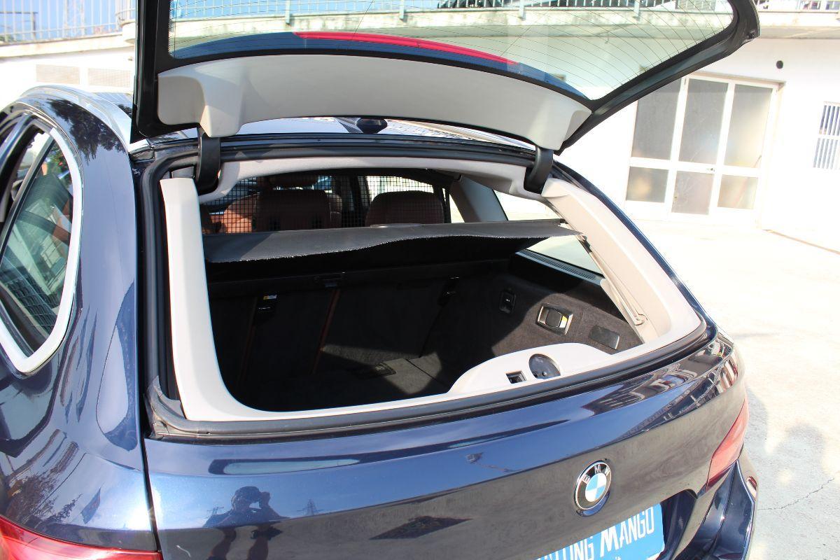 BMW - Serie 5 Touring - 520d Futura