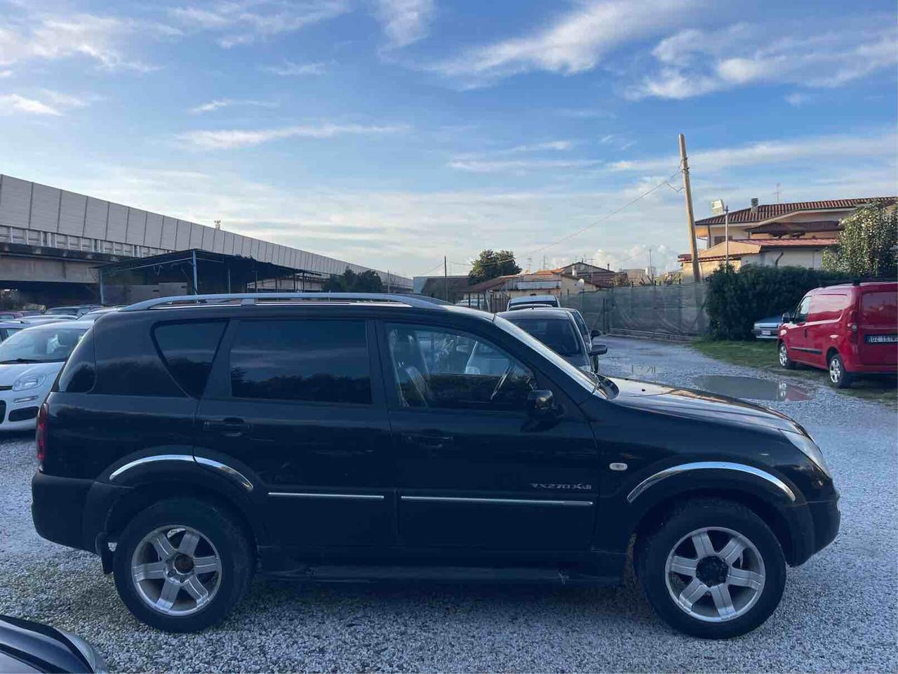 SSANGYONG REXTON - DELUXE - AUTOMATICA