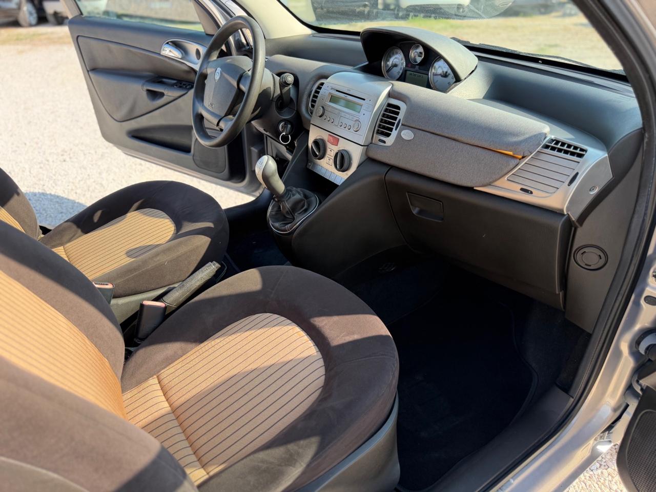 Lancia Ypsilon 1.3 MJT 90 CV Oro Giallo