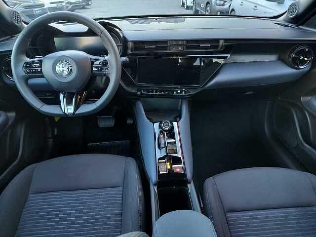 Alfa Romeo Junior 1.2 136 CV Hybrid eDCT6