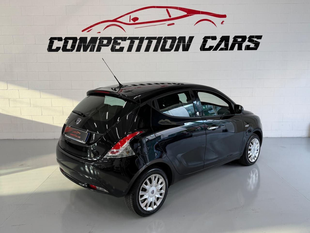 Lancia Ypsilon 1.2 69 CV 5 porte GPL Ecochic Silver