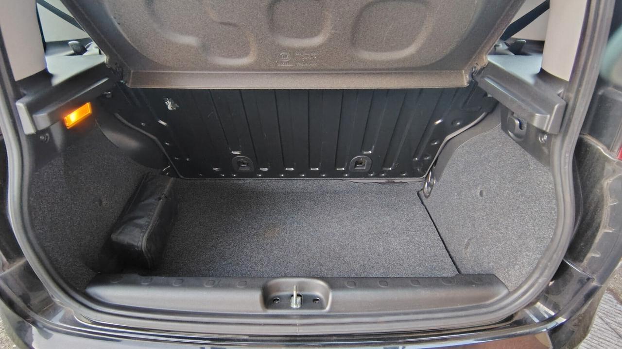 FIAT PANDA LOUNGE 1.2 BENZINA 69 CV