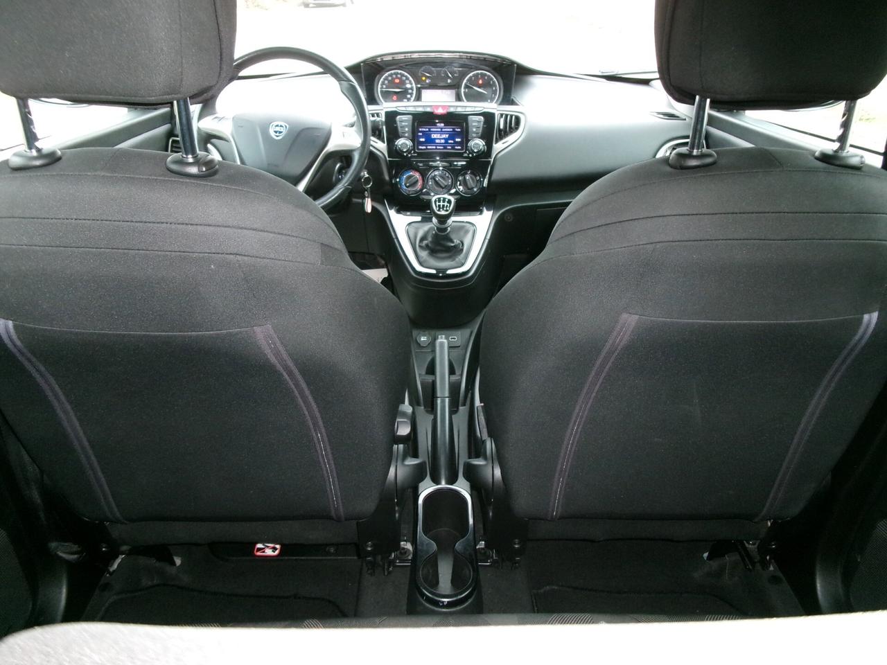 Lancia Ypsilon 1.0 FireFly 5 porte S&S Hybrid Ecochic Gold