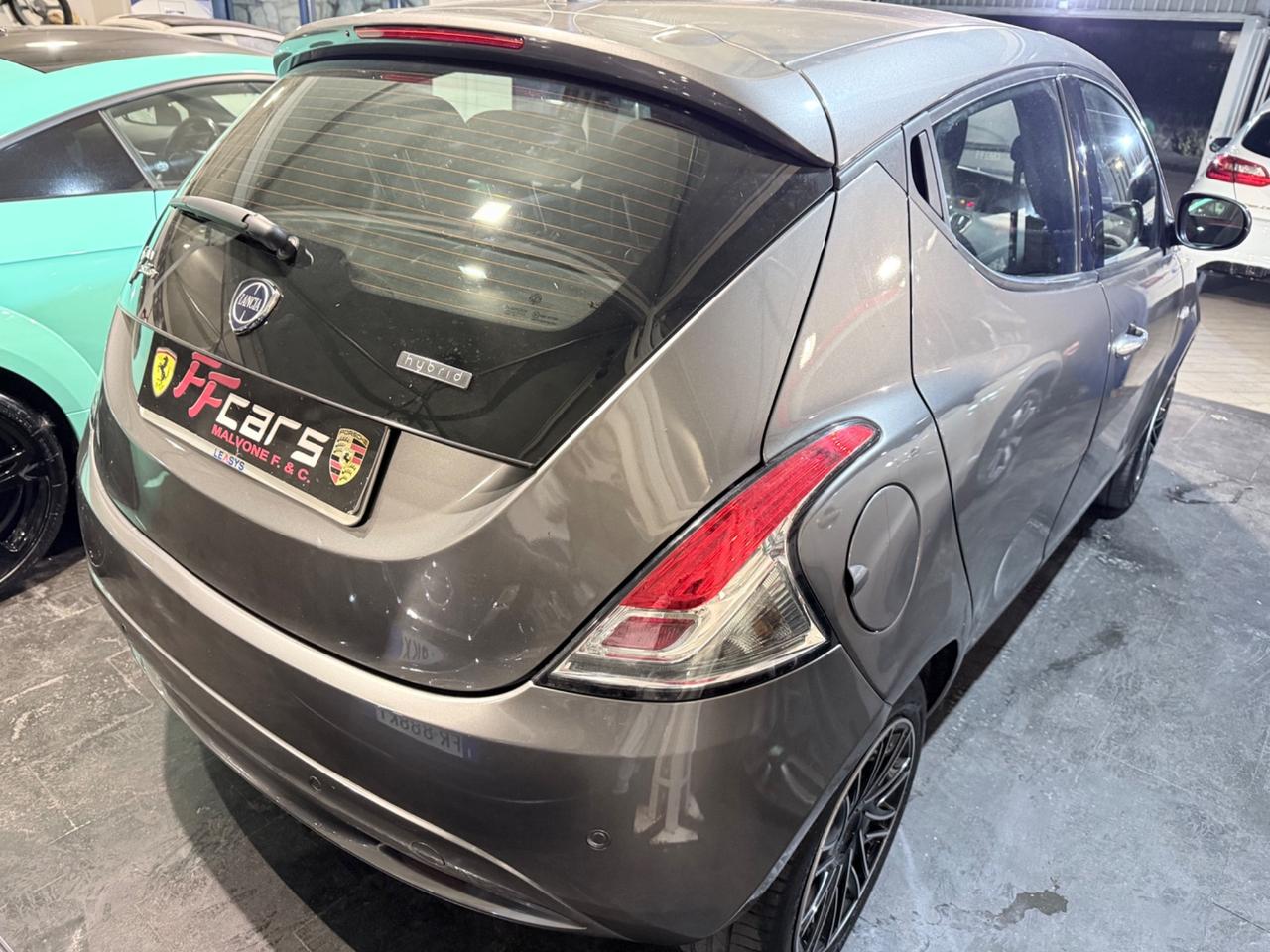 Lancia Ypsilon 1.0 FireFly 5 porte S&S Hybrid Ecochic UnYca