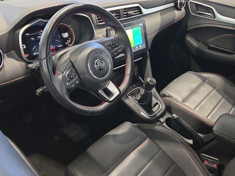 MG ZS Benzina MG ICE 1.5L MT LUX Dover White DARK interior