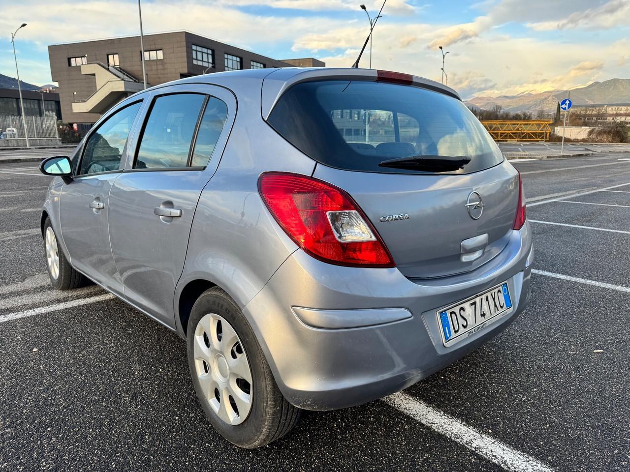 Opel Corsa 1.2 5 porte Benzina km originali